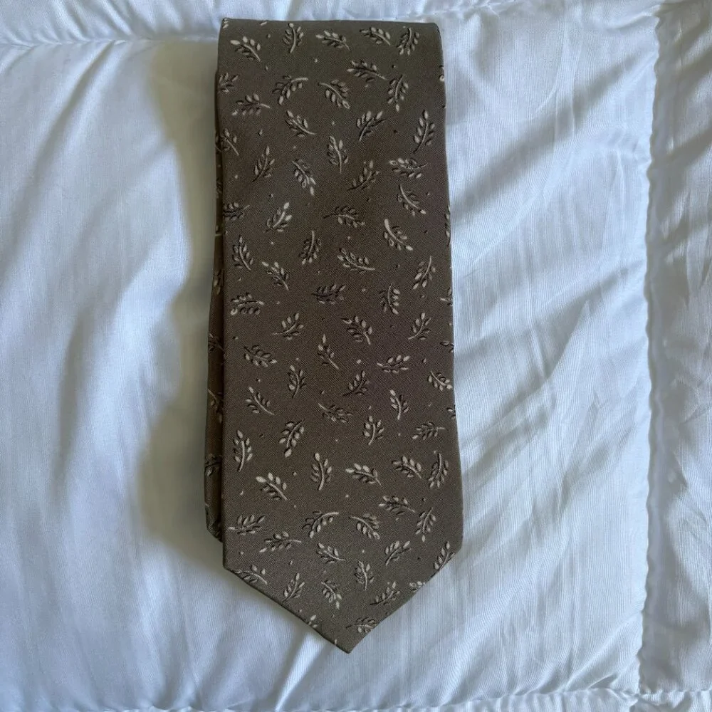 Barneys New York Men's Necktie Made in Italy 100% Silk Tie Party Office